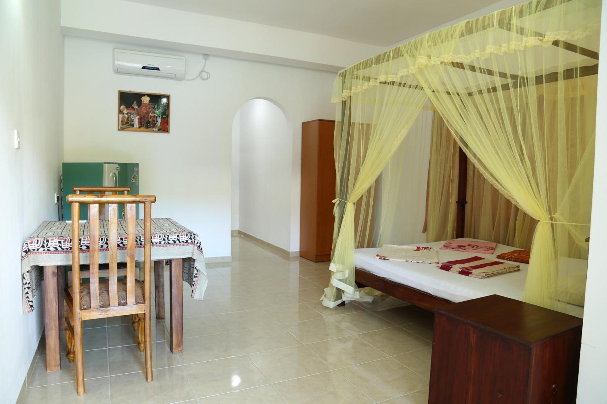 The Lodge Unawatuna Room photo