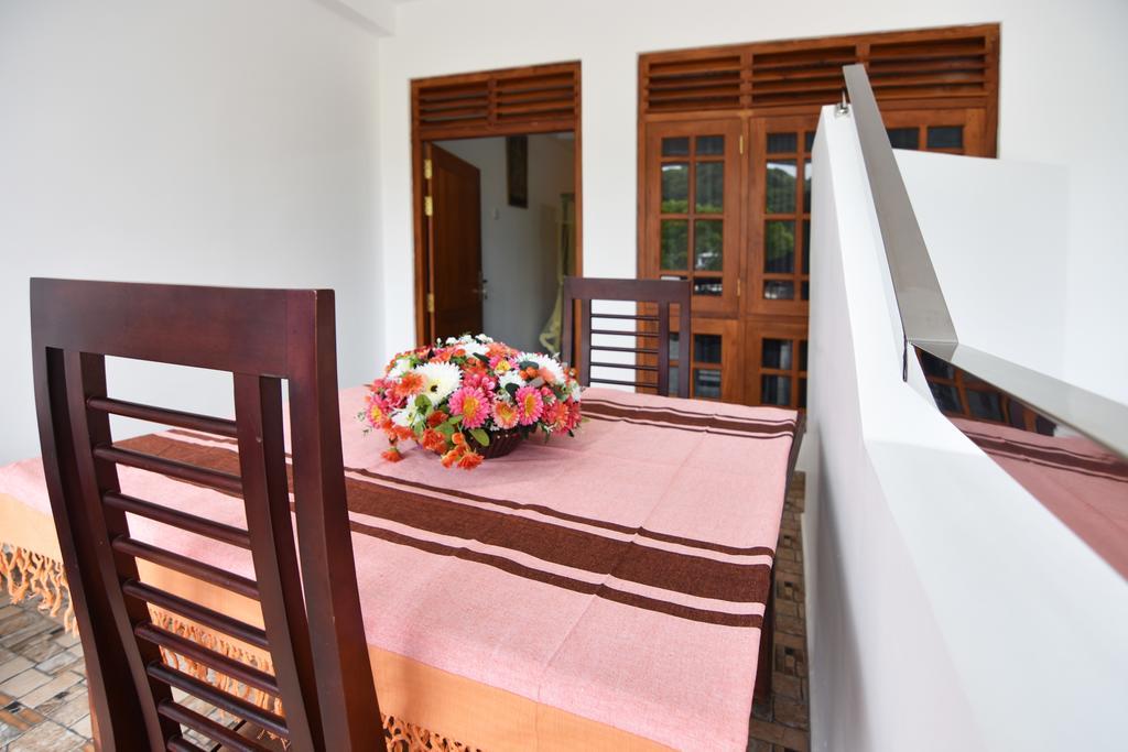 The Lodge Unawatuna Exterior photo